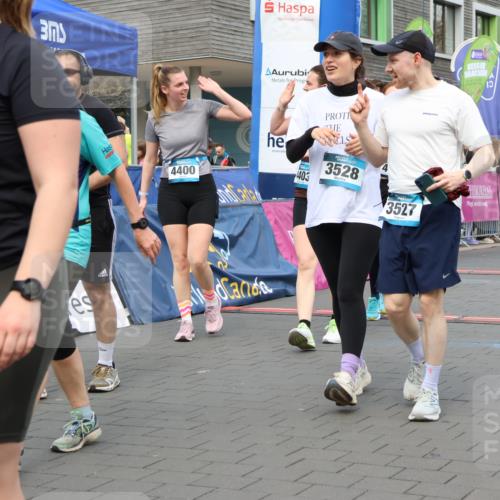 12.04.2026 - 45. Internationalen Wilhelmsburger Insellauf Strokosch-Dieckow http://msf.ph/oto/9460839 12.04.2026 13:19:03 Ziel 4727, 5541, 4153, 3528, 3527, 4400, 4403, 4556, 4626, 2019, 3940, 3482 meine-sportfotos.de