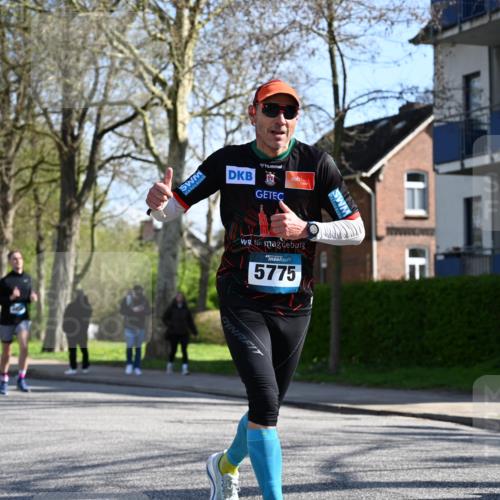 12.04.2026 - 45. Internationalen Wilhelmsburger Insellauf J. Mangold http://msf.ph/oto/9460856 12.04.2026 10:44:18 Ziel 5766, 5775, 3662, 2911, 4934, 2940, 4815, 4758, 5009, 4815, 4758, 5009, 4906, 5805, 2920, 3173, 2190, 4914, 5341, 5435, 5563, 2075 meine-sportfotos.de