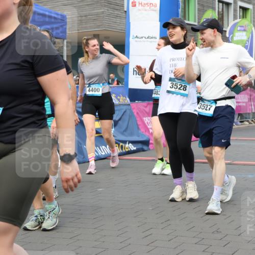 12.04.2026 - 45. Internationalen Wilhelmsburger Insellauf Strokosch-Dieckow http://msf.ph/oto/9460858 12.04.2026 13:19:03 Ziel 4727, 5541, 4153, 3528, 3527, 4400, 4403, 4556, 4626, 2019, 3940, 3482 meine-sportfotos.de