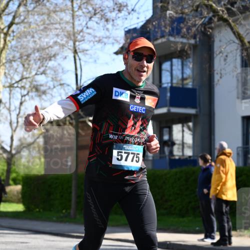 12.04.2026 - 45. Internationalen Wilhelmsburger Insellauf J. Mangold http://msf.ph/oto/9460862 12.04.2026 10:44:18 Ziel 5766, 5775, 3662, 2911, 4934, 2940, 4815, 4758, 5009, 4815, 4758, 5009, 4906, 5805, 2920, 3173, 2190, 4914, 5341, 5435, 5563, 2075 meine-sportfotos.de