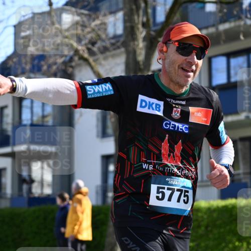 12.04.2026 - 45. Internationalen Wilhelmsburger Insellauf J. Mangold http://msf.ph/oto/9460869 12.04.2026 10:44:18 Ziel 5766, 5775, 3662, 2911, 4934, 2940, 4815, 4758, 5009, 4815, 4758, 5009, 4906, 5805, 2920, 3173, 2190, 4914, 5341, 5435, 5563, 2075 meine-sportfotos.de