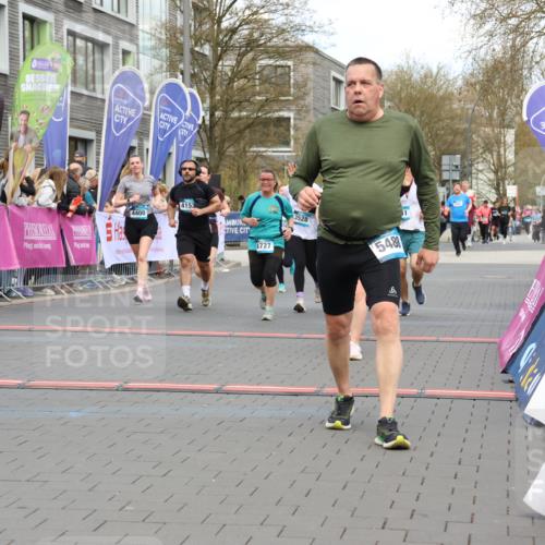12.04.2026 - 45. Internationalen Wilhelmsburger Insellauf Strokosch-Dieckow http://msf.ph/oto/9460907 12.04.2026 13:18:58 Ziel 3828, 4948, 5488, 5663, 4727, 5541, 4153, 3528, 3527, 4400, 4403, 4556 meine-sportfotos.de
