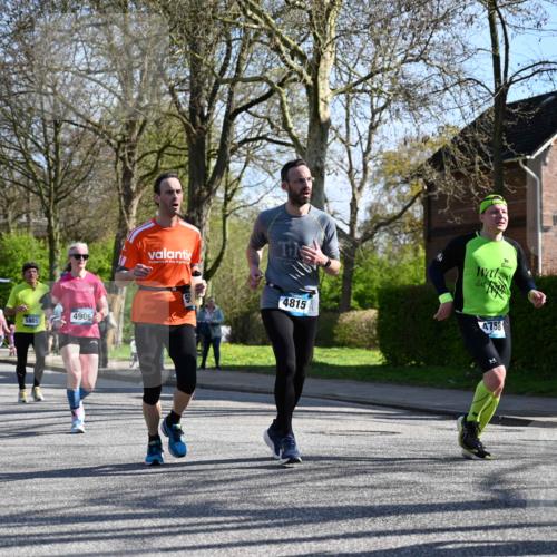 12.04.2026 - 45. Internationalen Wilhelmsburger Insellauf J. Mangold http://msf.ph/oto/9460916 12.04.2026 10:44:29 Ziel 3662, 2911, 4934, 2940, 4815, 4758, 5009, 4906, 5805, 2920, 2920, 3173, 2190, 4914, 5341, 5435, 5563, 2075, 2810, 3408, 4739, 3416, 2899, 4785 meine-sportfotos.de