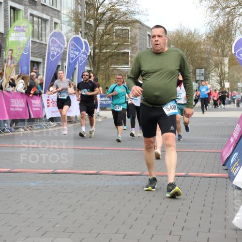 12.04.2026 - 45. Internationalen Wilhelmsburger Insellauf Strokosch-Dieckow http://msf.ph/oto/9460918 12.04.2026 13:18:58 Ziel 3828, 4948, 5488, 5663, 4727, 5541, 4153, 3528, 3527, 4400, 4403, 4556 meine-sportfotos.de