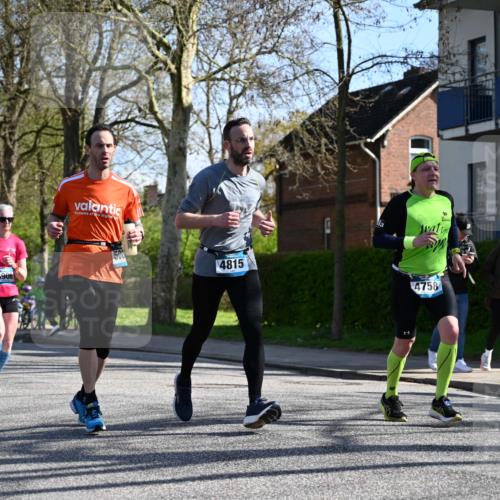 12.04.2026 - 45. Internationalen Wilhelmsburger Insellauf J. Mangold http://msf.ph/oto/9460924 12.04.2026 10:44:29 Ziel 3662, 2911, 4934, 2940, 4815, 4758, 5009, 4906, 5805, 2920, 2920, 3173, 2190, 4914, 5341, 5435, 5563, 2075, 2810, 3408, 4739, 3416, 2899, 4785 meine-sportfotos.de