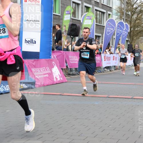 12.04.2026 - 45. Internationalen Wilhelmsburger Insellauf Strokosch-Dieckow http://msf.ph/oto/9460956 12.04.2026 13:18:56 Ziel 3277, 3828, 4948, 5488, 5663, 4727, 5541, 4153, 3528, 3527, 4400, 4403 meine-sportfotos.de