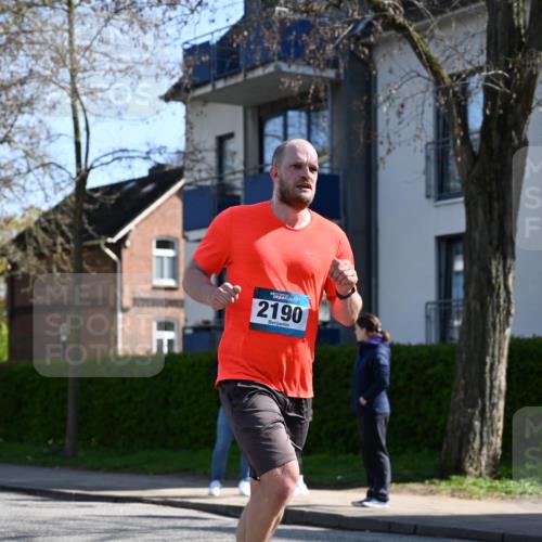 12.04.2026 - 45. Internationalen Wilhelmsburger Insellauf J. Mangold http://msf.ph/oto/9460983 12.04.2026 10:44:49 Ziel 5805, 2920, 3173, 2190, 4914, 5341, 5435, 5563, 2075, 2810, 3408, 4739, 3416, 2899, 4785, 3566, 5037, 5046, 3747, 3054, 2376, 2300, 3334, 4958, 3500, 4928, 4333, 2301, 2995, 2134 meine-sportfotos.de