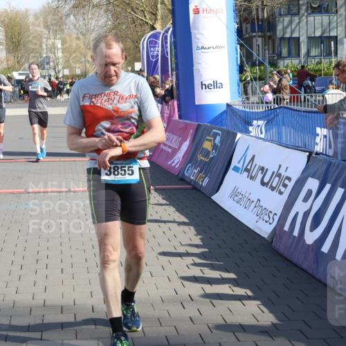 12.04.2026 - 45. Internationalen Wilhelmsburger Insellauf Strokosch-Dieckow http://msf.ph/oto/9461018 12.04.2026 10:50:52 Ziel 2154, 3608 meine-sportfotos.de