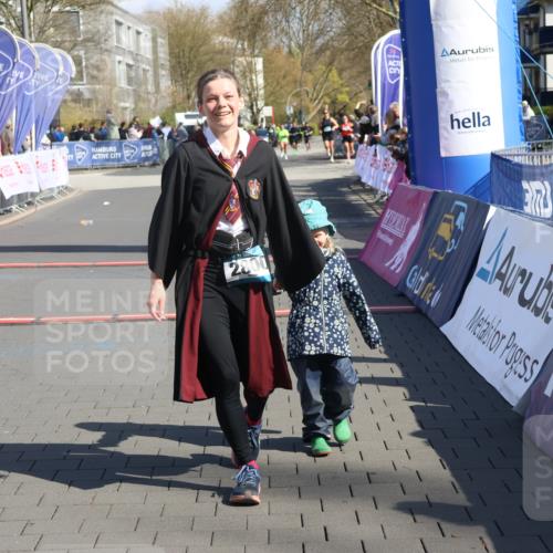 12.04.2026 - 45. Internationalen Wilhelmsburger Insellauf Strokosch-Dieckow http://msf.ph/oto/9461062 12.04.2026 11:08:48 Ziel 2686 meine-sportfotos.de