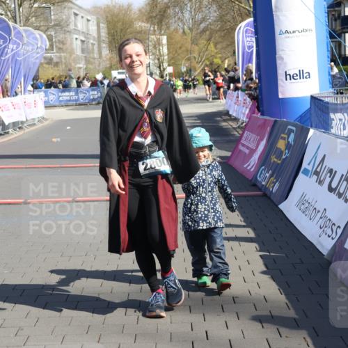 12.04.2026 - 45. Internationalen Wilhelmsburger Insellauf Strokosch-Dieckow http://msf.ph/oto/9461081 12.04.2026 11:08:48 Ziel 2686 meine-sportfotos.de