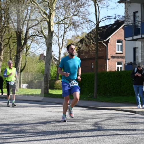 12.04.2026 - 45. Internationalen Wilhelmsburger Insellauf J. Mangold http://msf.ph/oto/9461082 12.04.2026 10:45:03 Ziel 5435, 5563, 2075, 2810, 3408, 4739, 3416, 2899, 4785, 3566, 5037, 5046, 3747, 3054, 2376, 2300, 3334, 2300, 3334, 4958, 3500, 4928, 4333, 2301, 2995, 2134, 3369, 4635, 3772, 3337, 3680, 5325, 3653, 4139, 4531, 5694 meine-sportfotos.de