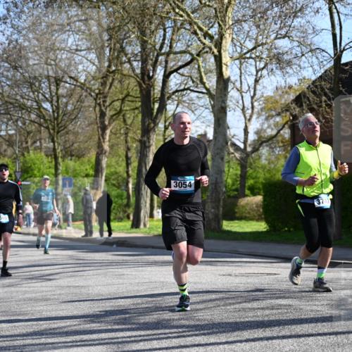 12.04.2026 - 45. Internationalen Wilhelmsburger Insellauf J. Mangold http://msf.ph/oto/9461104 12.04.2026 10:45:05 Ziel 5563, 2075, 2810, 3408, 4739, 3416, 2899, 4785, 3566, 5037, 5046, 3747, 3054, 2376, 2300, 3334, 4958, 3500, 4928, 4333, 2301, 2995, 2134, 3369, 4635, 3772, 3772, 3337, 3680, 5325, 3653, 4139, 4531, 5694, 2216, 3430 meine-sportfotos.de