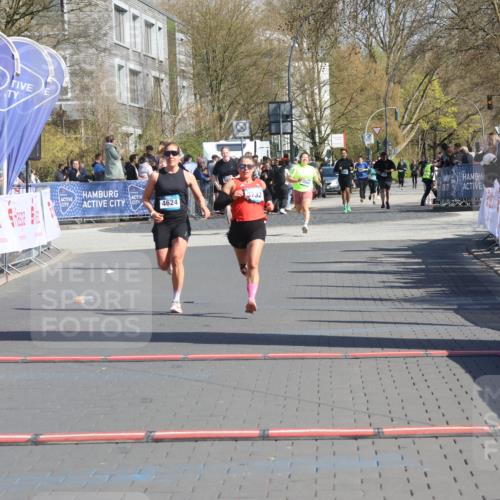 12.04.2026 - 45. Internationalen Wilhelmsburger Insellauf Strokosch-Dieckow http://msf.ph/oto/9461106 12.04.2026 11:08:54 Ziel 4624, 3732 meine-sportfotos.de