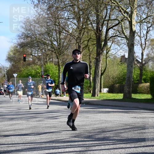 12.04.2026 - 45. Internationalen Wilhelmsburger Insellauf J. Mangold http://msf.ph/oto/9461115 12.04.2026 10:45:07 Ziel 2810, 3408, 4739, 3416, 2899, 4785, 3566, 5037, 5046, 3747, 3054, 2376, 2300, 3334, 4958, 3500, 4928, 4333, 2301, 2995, 2134, 3369, 4635, 3772, 3337, 3680, 5325, 3653, 4139, 4531, 5694, 2216, 3430, 5594, 4481, 4682 meine-sportfotos.de