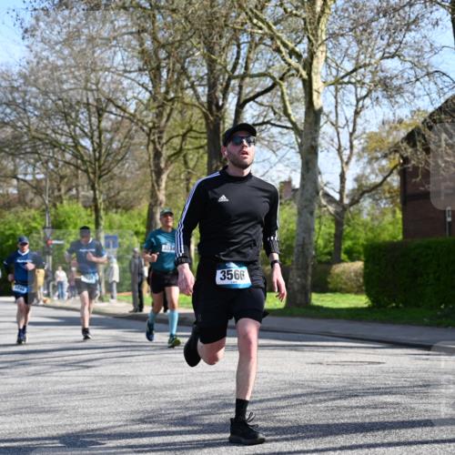 12.04.2026 - 45. Internationalen Wilhelmsburger Insellauf J. Mangold http://msf.ph/oto/9461126 12.04.2026 10:45:08 Ziel 2810, 3408, 4739, 3416, 2899, 4785, 3566, 5037, 5046, 3747, 3054, 2376, 2300, 3334, 4958, 3500, 4958, 3500, 4928, 4333, 2301, 2995, 2134, 3369, 4635, 3772, 3337, 3680, 5325, 3653, 4139, 4531, 5694, 2216, 3430, 5594, 4481, 4682 meine-sportfotos.de
