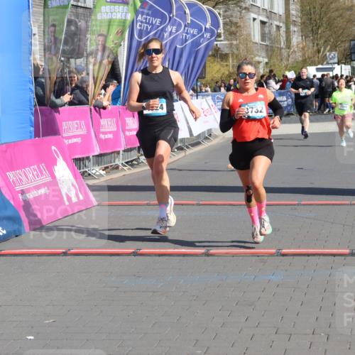 12.04.2026 - 45. Internationalen Wilhelmsburger Insellauf Strokosch-Dieckow http://msf.ph/oto/9461148 12.04.2026 11:08:57 Ziel 4624, 3732, 4232 meine-sportfotos.de