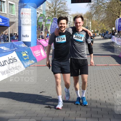 12.04.2026 - 45. Internationalen Wilhelmsburger Insellauf Strokosch-Dieckow http://msf.ph/oto/9461170 12.04.2026 10:50:58 Ziel 4903 meine-sportfotos.de
