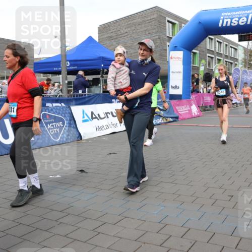 12.04.2026 - 45. Internationalen Wilhelmsburger Insellauf Strokosch-Dieckow http://msf.ph/oto/9461172 12.04.2026 13:18:50 Ziel 2961, 3248, 2570, 2573, 3277, 3828 meine-sportfotos.de