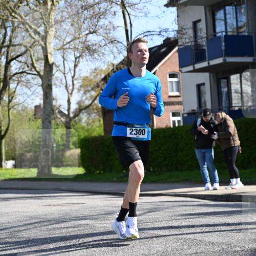 12.04.2026 - 45. Internationalen Wilhelmsburger Insellauf J. Mangold http://msf.ph/oto/9461174 12.04.2026 10:45:17 Ziel 3566, 5037, 5046, 3747, 3054, 2376, 2300, 3334, 4958, 3500, 4928, 4333, 2301, 2995, 2134, 3369, 4635, 3772, 3772, 3337, 3680, 5325, 3653, 4139, 4531, 5694, 2216, 3430, 5594, 4481, 4682, 5664, 3172, 2691 meine-sportfotos.de