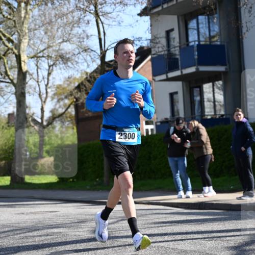 12.04.2026 - 45. Internationalen Wilhelmsburger Insellauf J. Mangold http://msf.ph/oto/9461176 12.04.2026 10:45:17 Ziel 3566, 5037, 5046, 3747, 3054, 2376, 2300, 3334, 4958, 3500, 4928, 4333, 2301, 2995, 2134, 3369, 4635, 3772, 3772, 3337, 3680, 5325, 3653, 4139, 4531, 5694, 2216, 3430, 5594, 4481, 4682, 5664, 3172, 2691 meine-sportfotos.de