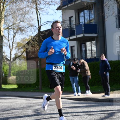 12.04.2026 - 45. Internationalen Wilhelmsburger Insellauf J. Mangold http://msf.ph/oto/9461177 12.04.2026 10:45:17 Ziel 3566, 5037, 5046, 3747, 3054, 2376, 2300, 3334, 4958, 3500, 4928, 4333, 2301, 2995, 2134, 3369, 4635, 3772, 3772, 3337, 3680, 5325, 3653, 4139, 4531, 5694, 2216, 3430, 5594, 4481, 4682, 5664, 3172, 2691 meine-sportfotos.de