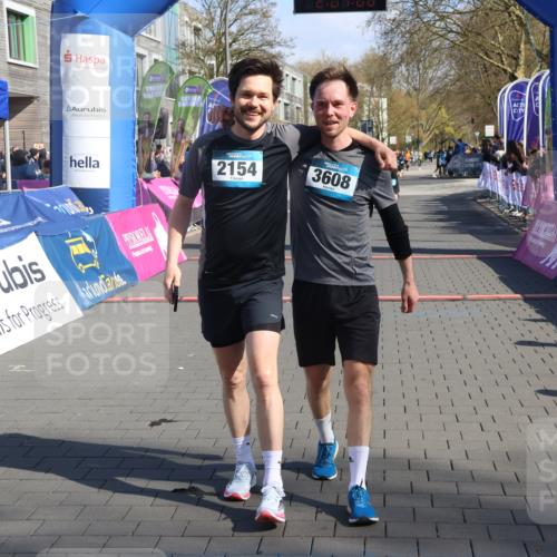 12.04.2026 - 45. Internationalen Wilhelmsburger Insellauf Strokosch-Dieckow http://msf.ph/oto/9461194 12.04.2026 10:50:58 Ziel 4903 meine-sportfotos.de