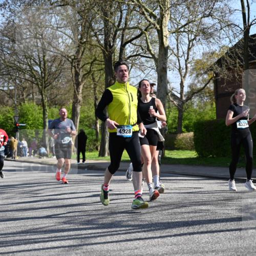 12.04.2026 - 45. Internationalen Wilhelmsburger Insellauf J. Mangold http://msf.ph/oto/9461201 12.04.2026 10:45:22 Ziel 3747, 3054, 2376, 2300, 3334, 4958, 3500, 4928, 4333, 2301, 2995, 2134, 3369, 4635, 3772, 3337, 3680, 3680, 5325, 3653, 4139, 4531, 5694, 2216, 3430, 5594, 4481, 4682, 5664, 3172, 2691, 3256, 3848, 3849, 5690, 4182 meine-sportfotos.de