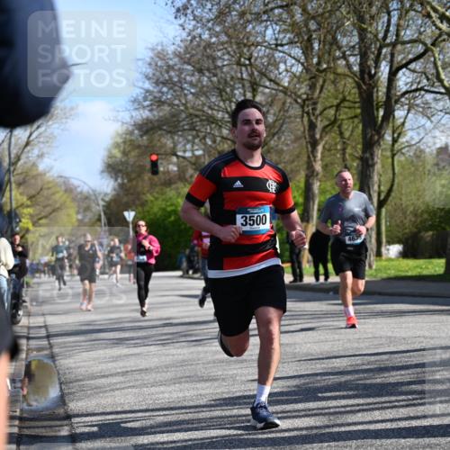 12.04.2026 - 45. Internationalen Wilhelmsburger Insellauf J. Mangold http://msf.ph/oto/9461210 12.04.2026 10:45:23 Ziel 3054, 2376, 2300, 3334, 4958, 3500, 4928, 4333, 2301, 2995, 2134, 3369, 4635, 3772, 3337, 3680, 5325, 3653, 4139, 4531, 5694, 2216, 3430, 5594, 4481, 4682, 5664, 3172, 2691, 3256, 3848, 3849, 5690, 4182 meine-sportfotos.de