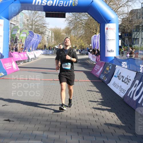 12.04.2026 - 45. Internationalen Wilhelmsburger Insellauf Strokosch-Dieckow http://msf.ph/oto/9461223 12.04.2026 10:51:03 Ziel 4903, 2496 meine-sportfotos.de
