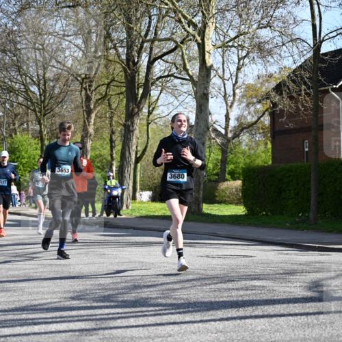 12.04.2026 - 45. Internationalen Wilhelmsburger Insellauf J. Mangold http://msf.ph/oto/9461237 12.04.2026 10:45:34 Ziel 4928, 4333, 2301, 2995, 2134, 3369, 4635, 3772, 3337, 3680, 5325, 3653, 4139, 4531, 5694, 2216, 3430, 5594, 4481, 4682, 5664, 3172, 2691, 3256, 3848, 3849, 5690, 4182, 4182, 2460, 2706, 4357, 3952 meine-sportfotos.de