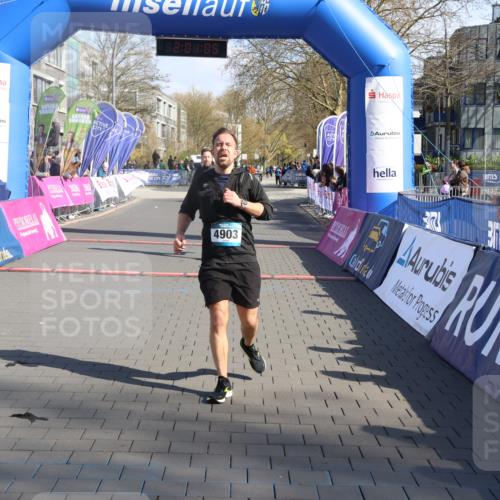 12.04.2026 - 45. Internationalen Wilhelmsburger Insellauf Strokosch-Dieckow http://msf.ph/oto/9461246 12.04.2026 10:51:03 Ziel 4903, 2496 meine-sportfotos.de