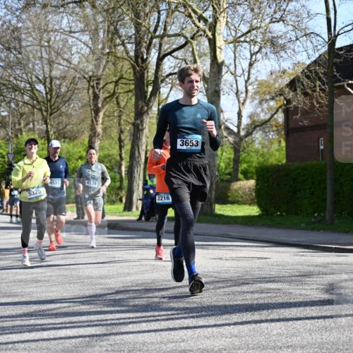 12.04.2026 - 45. Internationalen Wilhelmsburger Insellauf J. Mangold http://msf.ph/oto/9461247 12.04.2026 10:45:35 Ziel 4333, 2301, 2995, 2134, 3369, 4635, 3772, 3337, 3680, 5325, 3653, 4139, 4531, 5694, 2216, 3430, 5594, 4481, 4682, 5664, 3172, 2691, 3256, 3848, 3849, 5690, 4182, 2460, 2706, 4357, 3952 meine-sportfotos.de