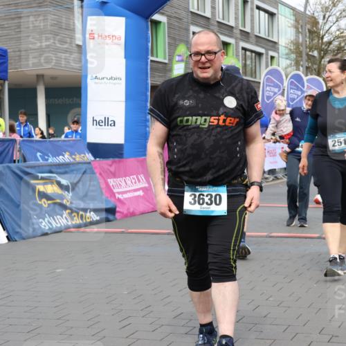 12.04.2026 - 45. Internationalen Wilhelmsburger Insellauf Strokosch-Dieckow http://msf.ph/oto/9461254 12.04.2026 13:18:45 Ziel 2516, 2517, 4031, 3694, 2018, 2961, 3248, 2570, 2573 meine-sportfotos.de