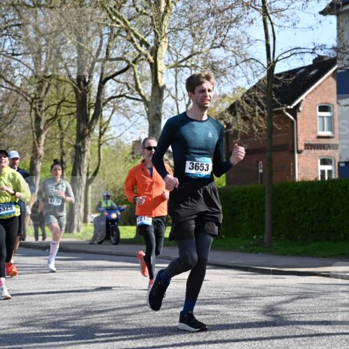 12.04.2026 - 45. Internationalen Wilhelmsburger Insellauf J. Mangold http://msf.ph/oto/9461257 12.04.2026 10:45:36 Ziel 4333, 2301, 2995, 2134, 3369, 4635, 3772, 3337, 3680, 5325, 3653, 4139, 4531, 5694, 2216, 3430, 5594, 4481, 4682, 5664, 3172, 2691, 3256, 3848, 3849, 5690, 4182, 2460, 2460, 2706, 4357, 3952, 4755 meine-sportfotos.de