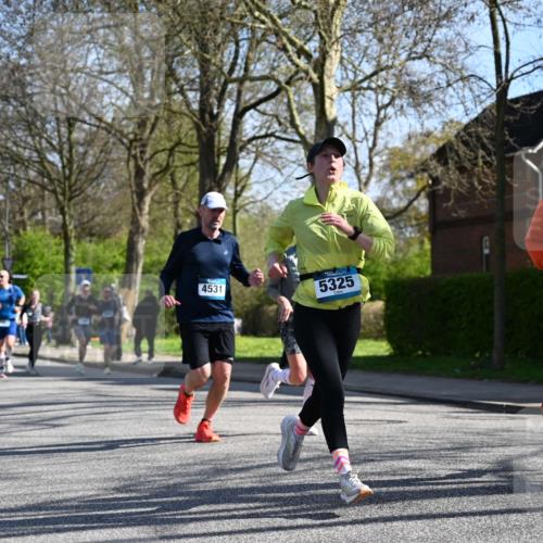 12.04.2026 - 45. Internationalen Wilhelmsburger Insellauf J. Mangold http://msf.ph/oto/9461270 12.04.2026 10:45:37 Ziel 2134, 3369, 4635, 3772, 3337, 3680, 5325, 3653, 4139, 4531, 5694, 2216, 3430, 5594, 4481, 4682, 5664, 3172, 2691, 3256, 3848, 3849, 5690, 4182, 2460, 2706, 2706, 4357, 3952, 4755, 3480 meine-sportfotos.de