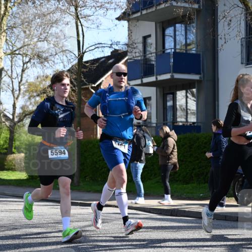 12.04.2026 - 45. Internationalen Wilhelmsburger Insellauf J. Mangold http://msf.ph/oto/9461302 12.04.2026 10:45:44 Ziel 3337, 3680, 5325, 3653, 4139, 4531, 5694, 2216, 3430, 5594, 4481, 4682, 5664, 3172, 2691, 3256, 3848, 3849, 3848, 3849, 5690, 4182, 2460, 2706, 4357, 3952, 4755, 3480, 5050, 5598 meine-sportfotos.de