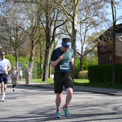 12.04.2026 - 45. Internationalen Wilhelmsburger Insellauf J. Mangold http://msf.ph/oto/9461331 12.04.2026 10:45:51 Ziel 4139, 4531, 5694, 2216, 3430, 5594, 4481, 4682, 5664, 3172, 2691, 3256, 3848, 3849, 5690, 4182, 2460, 2706, 4357, 3952, 4755, 3480, 5050, 5598, 5598, 3635, 4762, 5466, 2596, 3008, 4631 meine-sportfotos.de