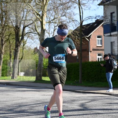 12.04.2026 - 45. Internationalen Wilhelmsburger Insellauf J. Mangold http://msf.ph/oto/9461338 12.04.2026 10:45:51 Ziel 4139, 4531, 5694, 2216, 3430, 5594, 4481, 4682, 5664, 3172, 2691, 3256, 3848, 3849, 5690, 4182, 2460, 2706, 4357, 3952, 4755, 3480, 5050, 5598, 5598, 3635, 4762, 5466, 2596, 3008, 4631 meine-sportfotos.de