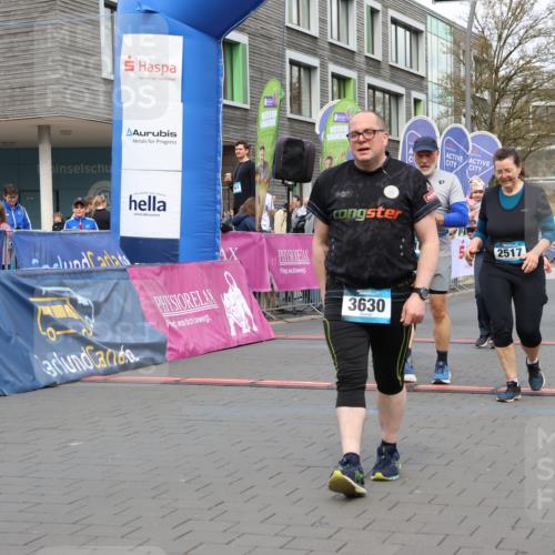 12.04.2026 - 45. Internationalen Wilhelmsburger Insellauf Strokosch-Dieckow http://msf.ph/oto/9461346 12.04.2026 13:18:43 Ziel 2516, 2517, 4031, 3694, 2018, 2961 meine-sportfotos.de