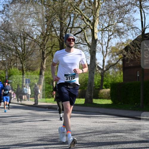 12.04.2026 - 45. Internationalen Wilhelmsburger Insellauf J. Mangold http://msf.ph/oto/9461351 12.04.2026 10:45:53 Ziel 2216, 3430, 5594, 4481, 4682, 5664, 3172, 2691, 3256, 3848, 3849, 5690, 4182, 2460, 2706, 4357, 3952, 4755, 3480, 5050, 5598, 3635, 4762, 5466, 2596, 3008, 4631, 2841 meine-sportfotos.de