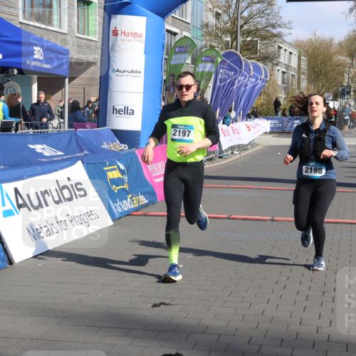 12.04.2026 - 45. Internationalen Wilhelmsburger Insellauf Strokosch-Dieckow http://msf.ph/oto/9461368 12.04.2026 10:51:10 Ziel 2198, 2197 meine-sportfotos.de