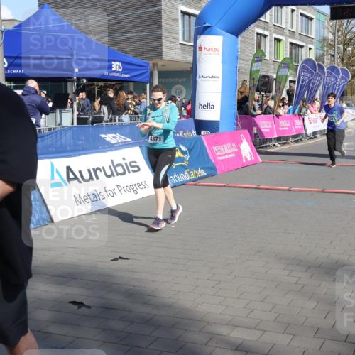 12.04.2026 - 45. Internationalen Wilhelmsburger Insellauf Strokosch-Dieckow http://msf.ph/oto/9461385 12.04.2026 11:09:19 Ziel 4371, 3748, 3701 meine-sportfotos.de