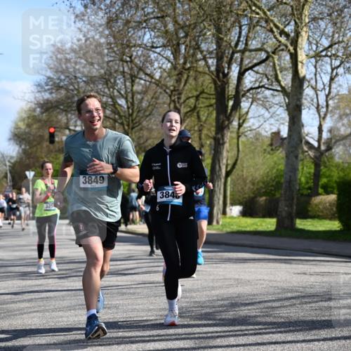 12.04.2026 - 45. Internationalen Wilhelmsburger Insellauf J. Mangold http://msf.ph/oto/9461388 12.04.2026 10:45:56 Ziel 4682, 5664, 3172, 2691, 3256, 3848, 3849, 5690, 4182, 2460, 2706, 4357, 3952, 4755, 3480, 5050, 5598, 3635, 4762, 5466, 2596, 3008, 4631, 2841, 5726, 5562 meine-sportfotos.de