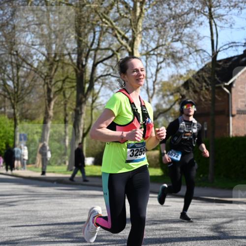 12.04.2026 - 45. Internationalen Wilhelmsburger Insellauf J. Mangold http://msf.ph/oto/9461416 12.04.2026 10:45:59 Ziel 5664, 3172, 2691, 3256, 3848, 3849, 5690, 4182, 2460, 2706, 4357, 3952, 4755, 3480, 5050, 5598, 3635, 4762, 5466, 2596, 5466, 2596, 3008, 4631, 2841, 5726, 5562, 3484, 4331, 3553 meine-sportfotos.de