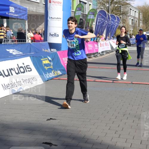 12.04.2026 - 45. Internationalen Wilhelmsburger Insellauf Strokosch-Dieckow http://msf.ph/oto/9461423 12.04.2026 11:09:23 Ziel 3748, 3701, 2050 meine-sportfotos.de