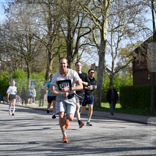 12.04.2026 - 45. Internationalen Wilhelmsburger Insellauf J. Mangold http://msf.ph/oto/9461427 12.04.2026 10:46:05 Ziel 3172, 2691, 3256, 3848, 3849, 5690, 4182, 2460, 2706, 4357, 3952, 4755, 3480, 5050, 5598, 3635, 4762, 5466, 2596, 3008, 4631, 2841, 2841, 5726, 5562, 3484, 4331, 3553, 3713, 3860, 5538, 4706 meine-sportfotos.de