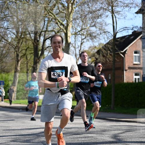 12.04.2026 - 45. Internationalen Wilhelmsburger Insellauf J. Mangold http://msf.ph/oto/9461439 12.04.2026 10:46:06 Ziel 3172, 2691, 3256, 3848, 3849, 5690, 4182, 2460, 2706, 4357, 3952, 4755, 3480, 5050, 5598, 3635, 4762, 5466, 2596, 3008, 4631, 2841, 5726, 5726, 5562, 3484, 4331, 3553, 3713, 3860, 5538, 4706, 4700 meine-sportfotos.de
