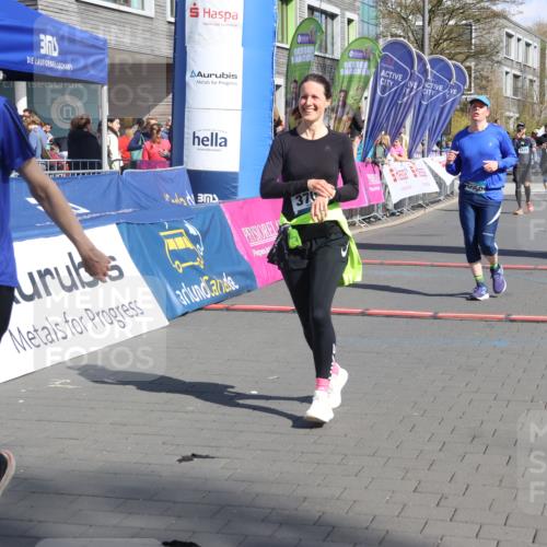 12.04.2026 - 45. Internationalen Wilhelmsburger Insellauf Strokosch-Dieckow http://msf.ph/oto/9461474 12.04.2026 11:09:24 Ziel 3748, 3701, 2050 meine-sportfotos.de