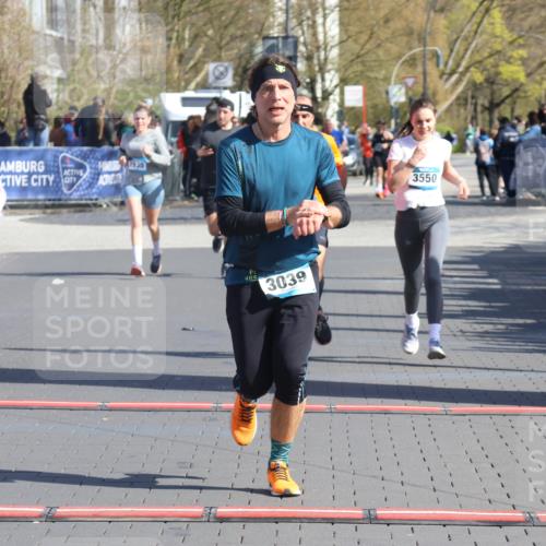 12.04.2026 - 45. Internationalen Wilhelmsburger Insellauf Strokosch-Dieckow http://msf.ph/oto/9461507 12.04.2026 10:51:22 Ziel 3039, 3550, 4659 meine-sportfotos.de