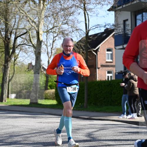 12.04.2026 - 45. Internationalen Wilhelmsburger Insellauf J. Mangold http://msf.ph/oto/9461525 12.04.2026 10:46:14 Ziel 2706, 4357, 3952, 4755, 3480, 5050, 5598, 3635, 4762, 5466, 2596, 3008, 4631, 4631, 2841, 5726, 5562, 3484, 4331, 3553, 3713, 3860, 3860, 5538, 4706, 4700, 5803, 2206, 5421, 5626, 3493, 3494, 3010, 3854 meine-sportfotos.de